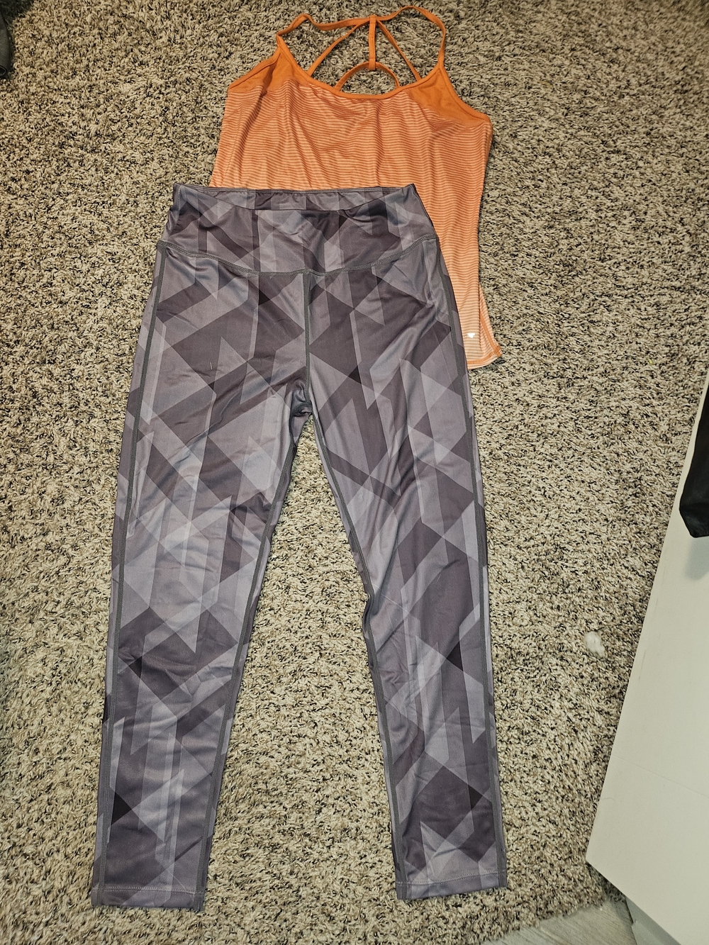 OrangeTheory Strappy Workout Tank with Geometric Gray Leggings - Large